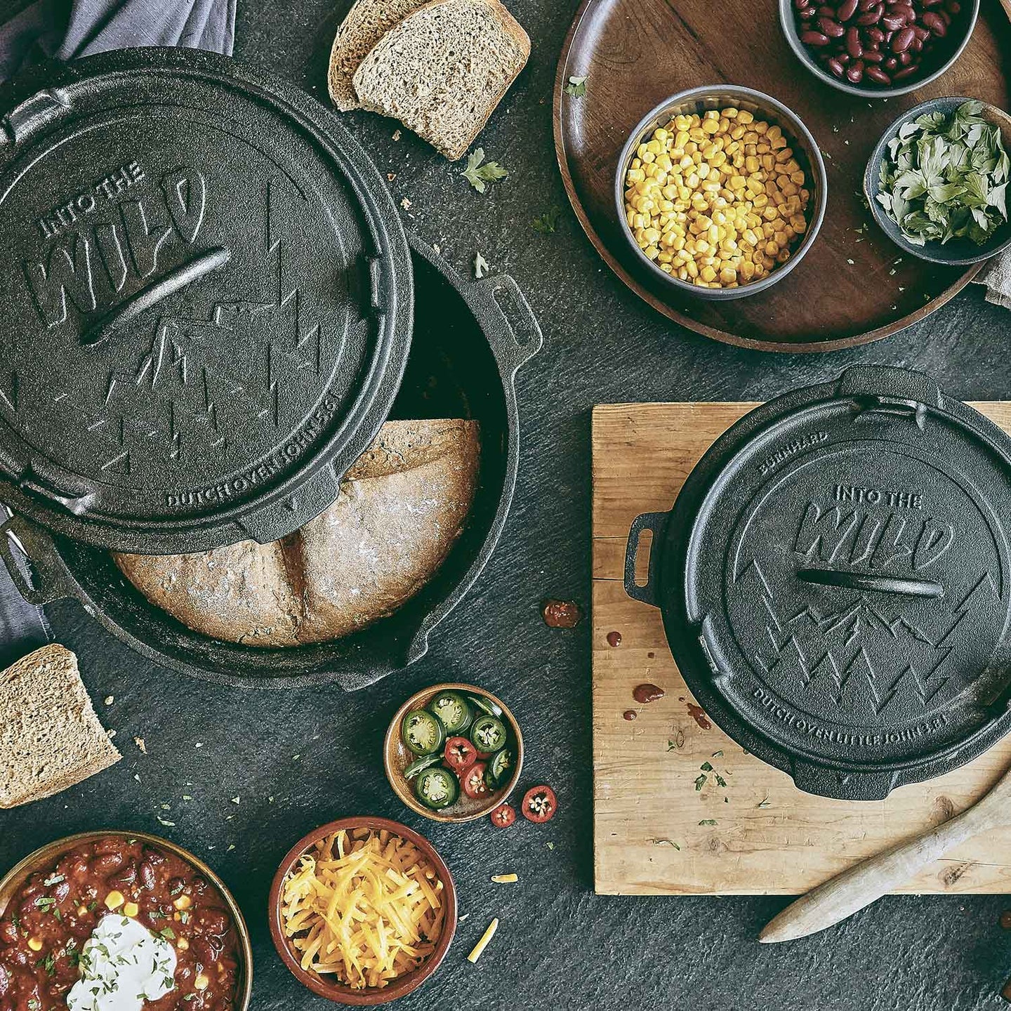 Tischszene Draufsicht Dutch Oven Tischszene Draufsicht Dutch Oven