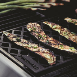 Image 35813478695227 Grillszene Auberginenscheiben auf Sear Grate grillen