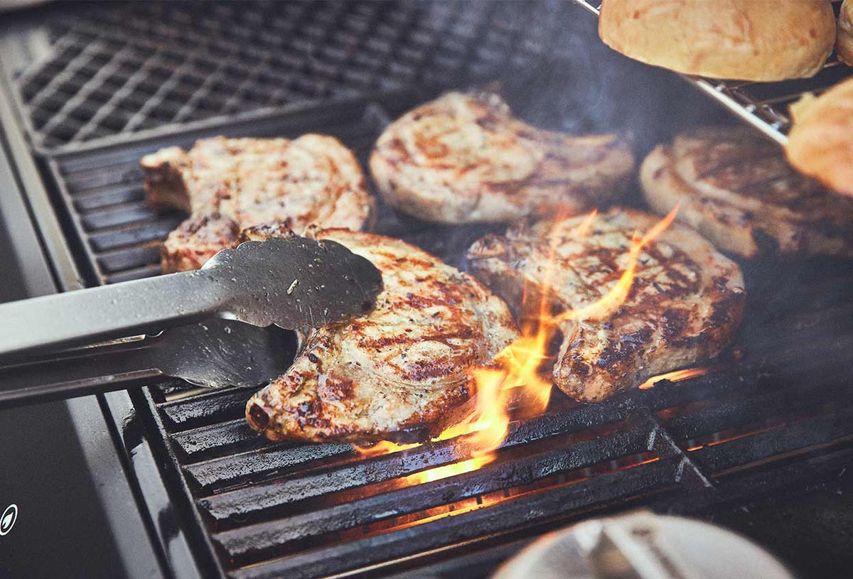 Grillszene mit spitzer Seite für Brandings Grillszene mit spitzer Seite für Brandings