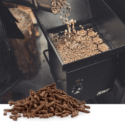 Image 35735165403451 Pelletkammer des Smokers wird mit Hartholzpellets befüllt