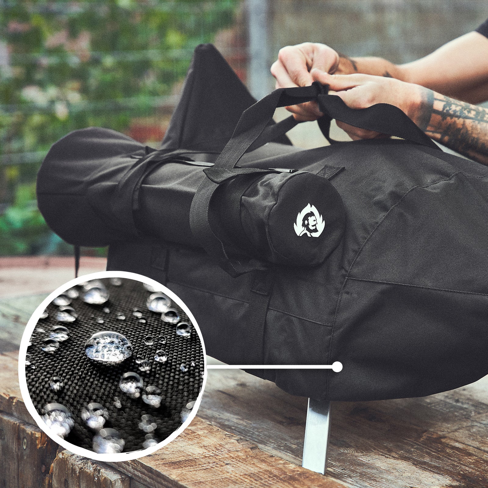 Image 35901734256955 Transportszene Tasche mit Tragegriffen wird transportklar gemacht