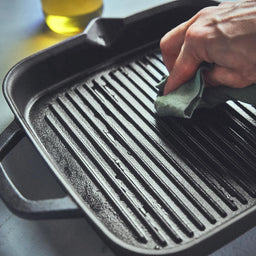 944207_ 944208 Grillpfanne reinigen