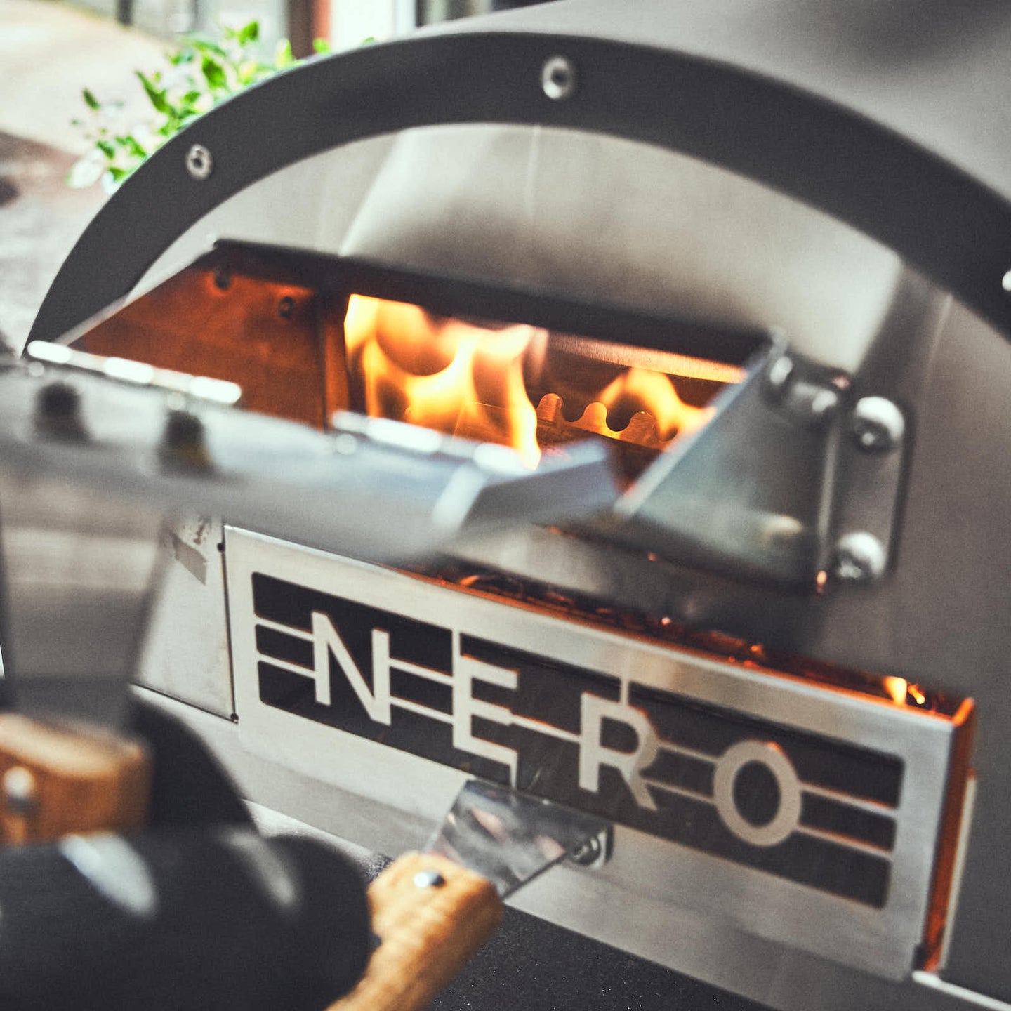 Pizzaofen befeuern