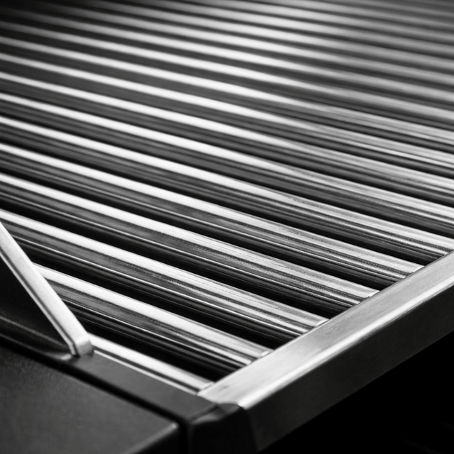 946764_946766_946762_946768 Edelstahl-Grillrost für BURNHARD FRED Series 4 in naher Detailaufnahme