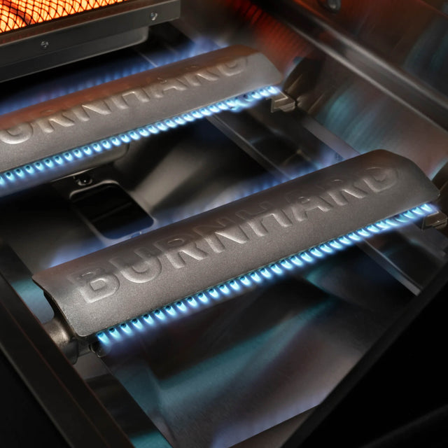 Zwei aktive longlife Premium Gussbrenner mit gleichmäßiger blauer Flamme im Gasgrill 946781 946782