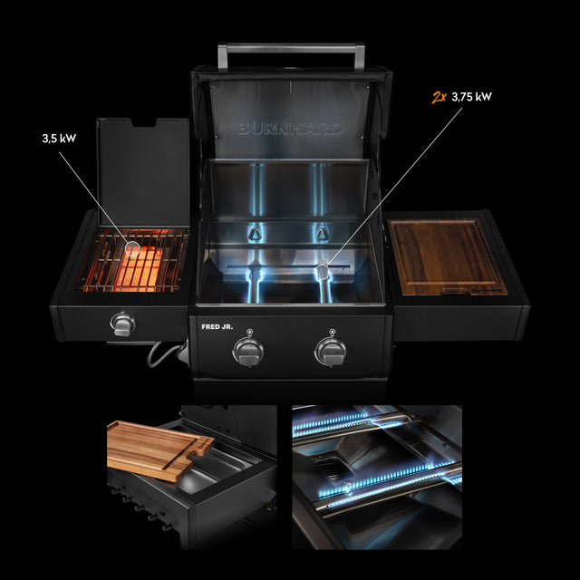 947122, 947123 FRED JR. Deluxe 2-Brenner Gasgrill in Schwarz mit geöffneter Brennkammer und Seitenbrenner